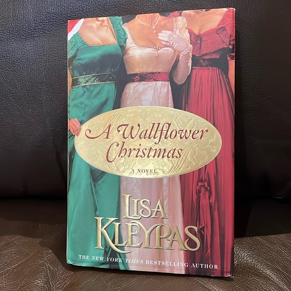 3 for $5 - A Wallflower Christmas by Lisa Kleypas - Picture 1 of 3
